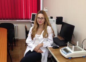 д-р Цветелина Великова